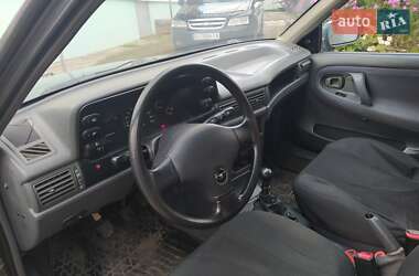 Седан Daewoo Nexia 1999 в 