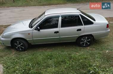 Седан Daewoo Nexia 2012 в 