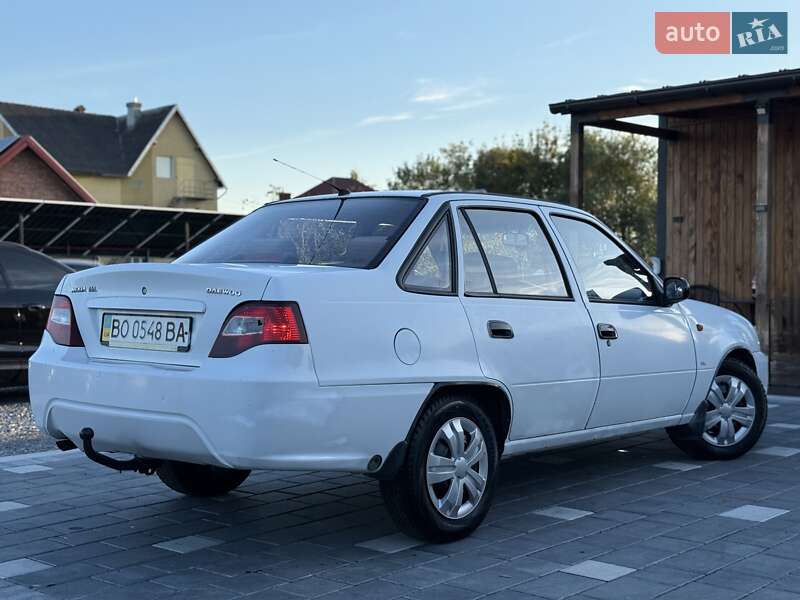 Седан Daewoo Nexia 2011 в Дрогобыче