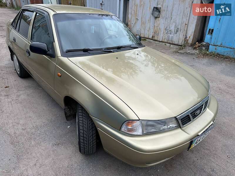 Седан Daewoo Nexia 2006 в 
