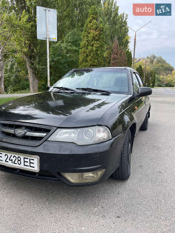 Седан Daewoo Nexia 2009 в Каневе