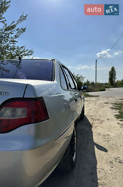 Седан Daewoo Nexia 2012 в 