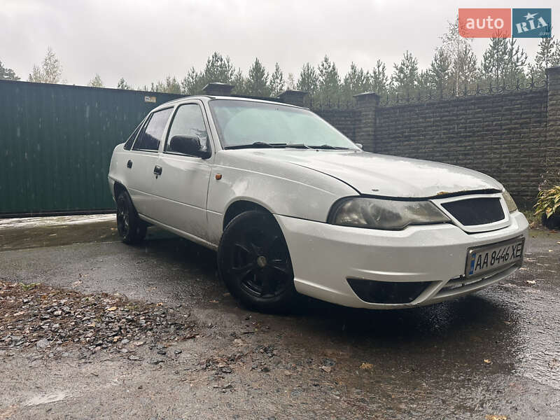 Седан Daewoo Nexia 2011 в 