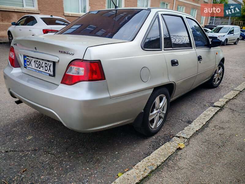Седан Daewoo Nexia 2008 в Одессе