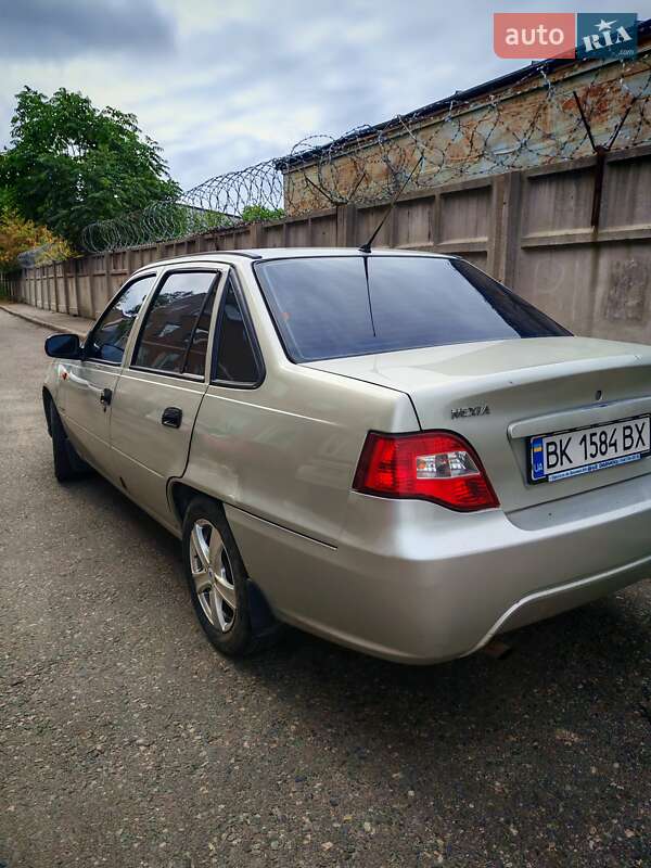 Седан Daewoo Nexia 2008 в Одессе