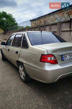 Седан Daewoo Nexia 2008 в 