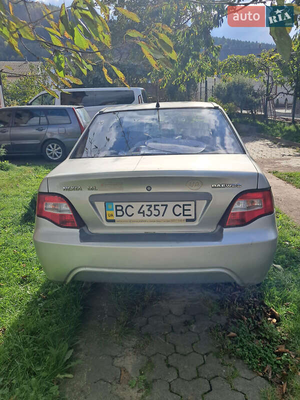 Седан Daewoo Nexia 2009 в Сколе