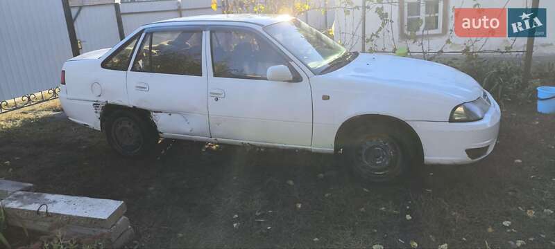 Седан Daewoo Nexia 2010 в Смілі