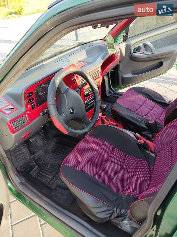 Седан Daewoo Nexia 2003 в Черкасах