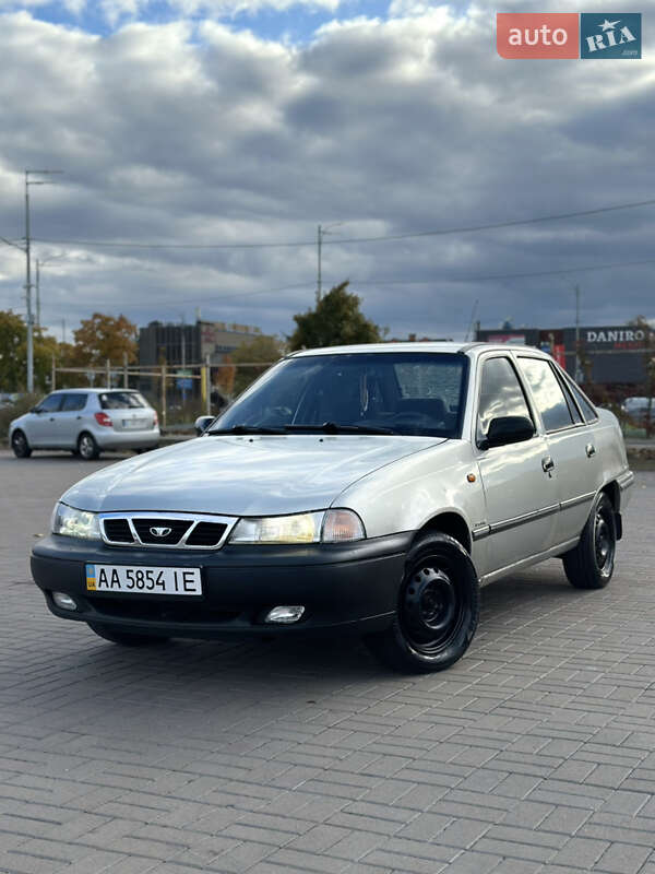 Седан Daewoo Nexia 2006 в 