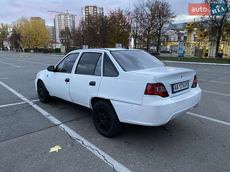 Седан Daewoo Nexia 2008 в Києві