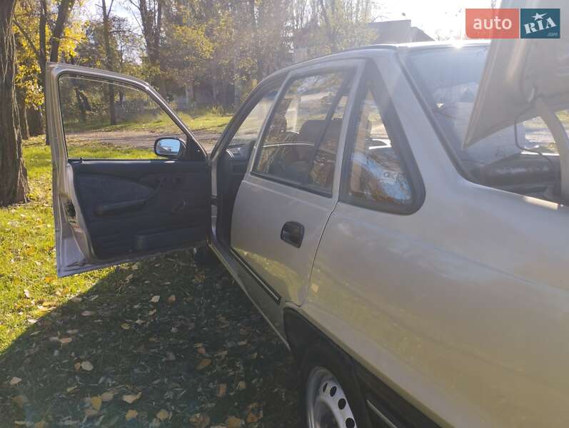 Седан Daewoo Nexia 2008 в Кривом Роге фото 4 Седан Daewoo Nexia 2008 в Кривом Роге