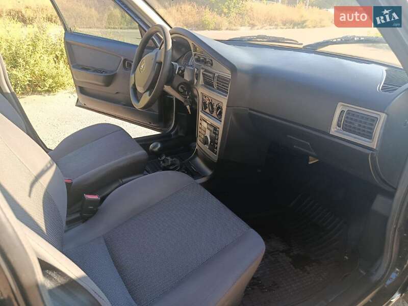 Седан Daewoo Nexia 2010 в Днепре