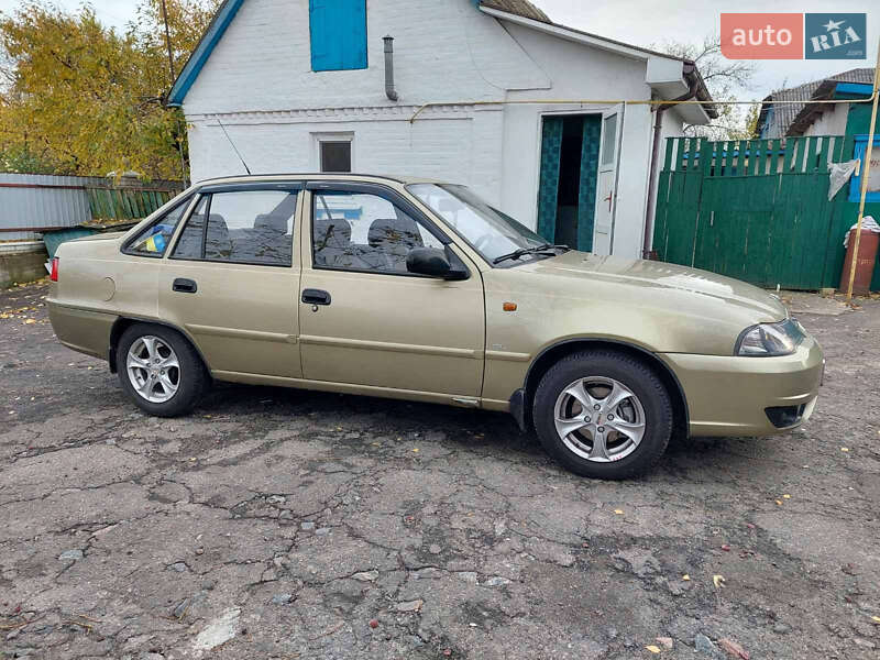 Седан Daewoo Nexia 2011 в Фастові