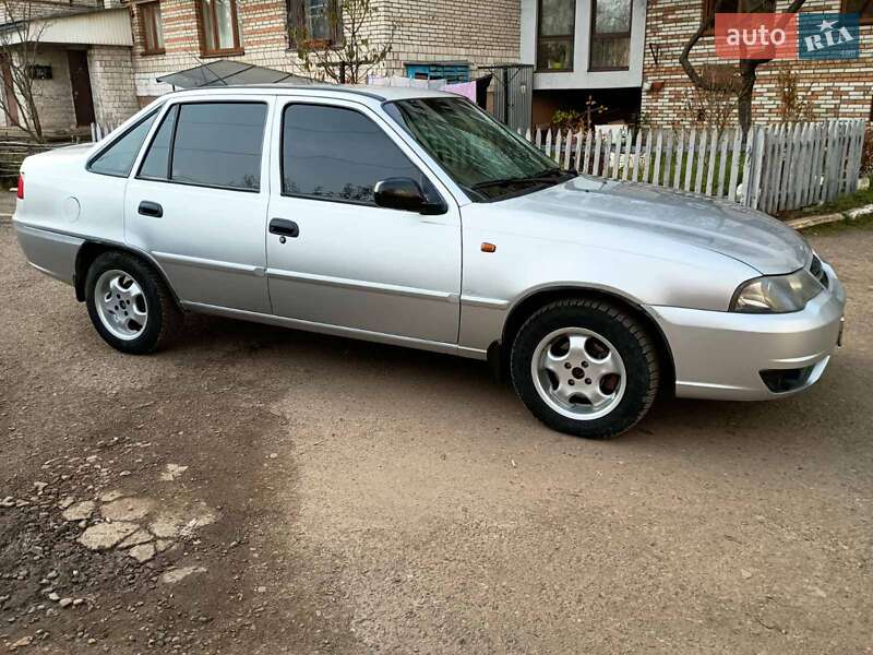 Седан Daewoo Nexia 2012 в Коломиї