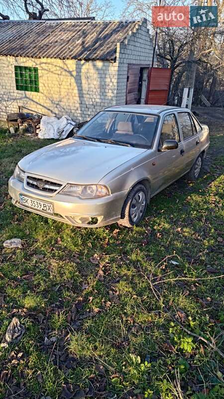 Седан Daewoo Nexia 2008 в Рівному