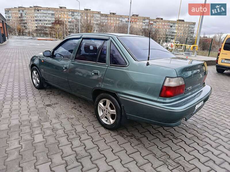 Седан Daewoo Nexia 1997 в Кривом Роге