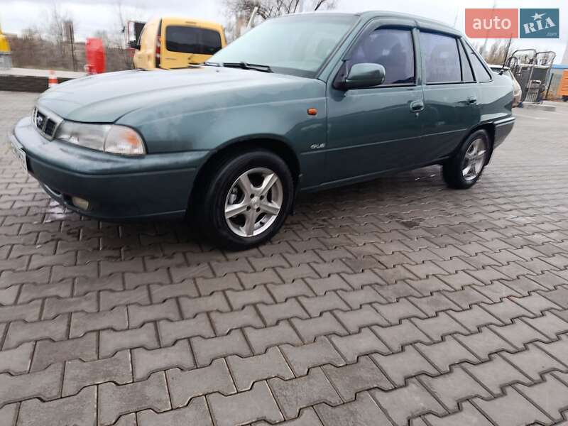 Седан Daewoo Nexia 1997 в Кривом Роге