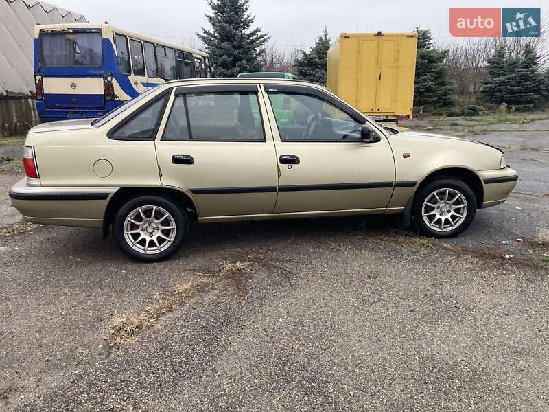 Седан Daewoo Nexia 2008 в Днепре