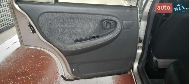 Седан Daewoo Nexia 2006 в Львове