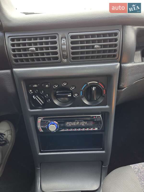 Седан Daewoo Nexia 2007 в Киеве