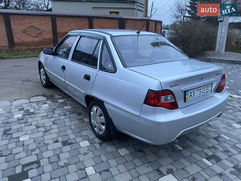 Седан Daewoo Nexia 2012 в Харькове