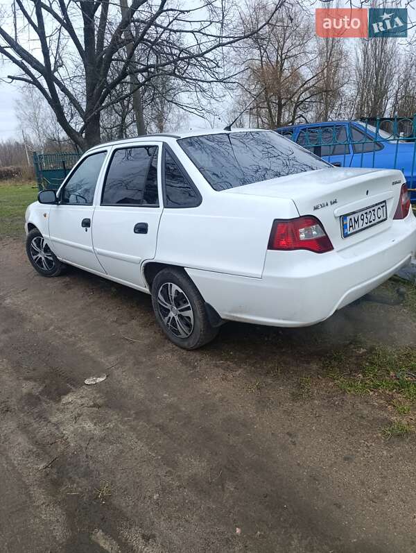Седан Daewoo Nexia 2012 в Житомире