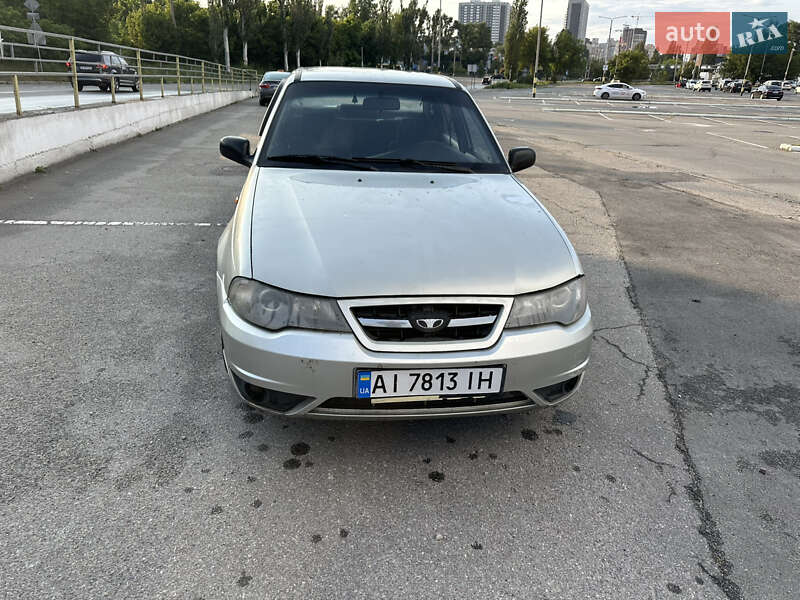 Седан Daewoo Nexia 2008 в Киеве