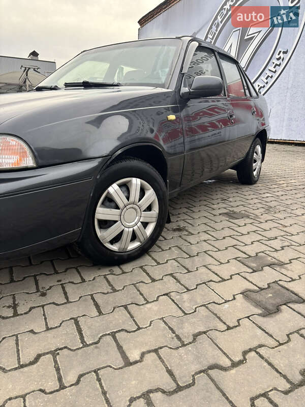 Седан Daewoo Nexia 2003 в Хмельницком