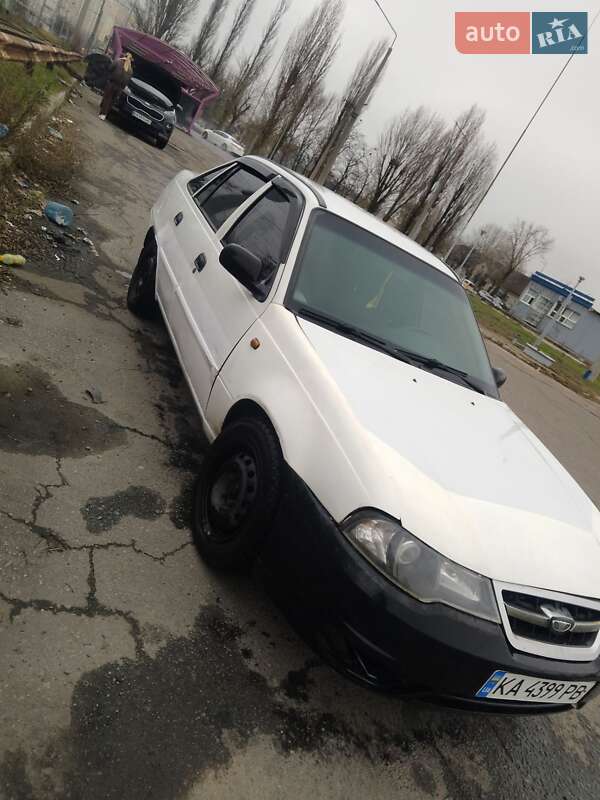 Седан Daewoo Nexia 2012 в Киеве