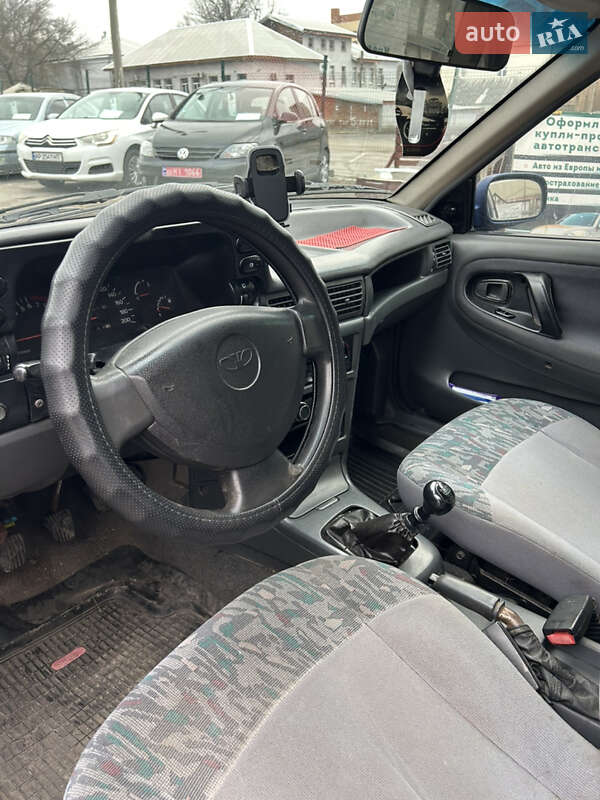 Седан Daewoo Nexia 1997 в Запорожье