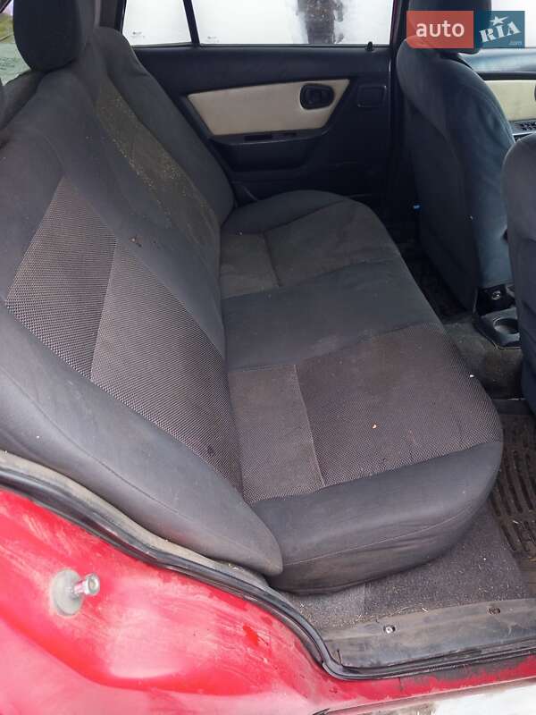 Седан Daewoo Nexia 2008 в Ромнах