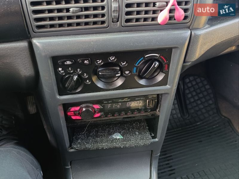 Седан Daewoo Nexia 2006 в Щирце