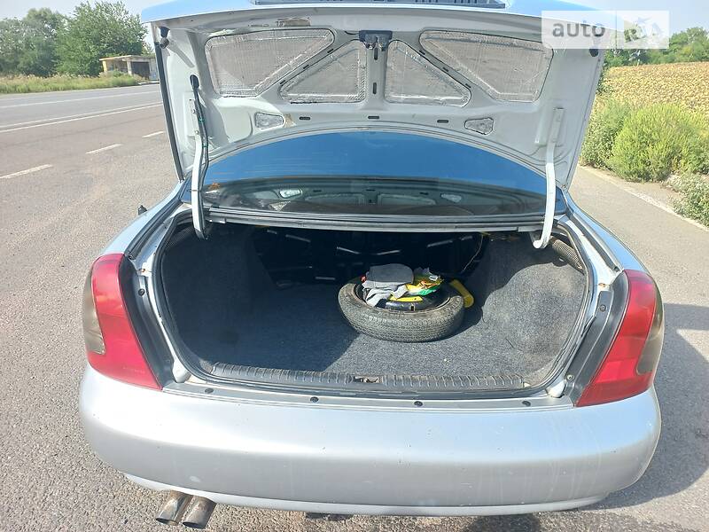 Седан Daewoo Nubira 1998 в Черновцах