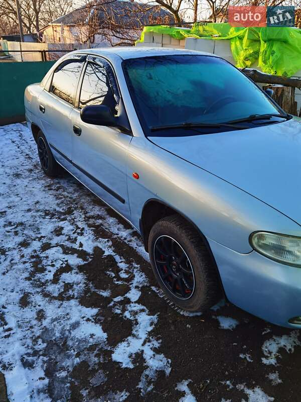 Седан Daewoo Nubira 1998 в Новоархангельську