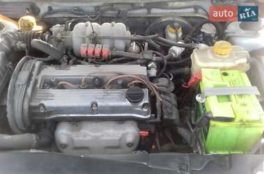 Седан Daewoo Nubira 1998 в Херсоне