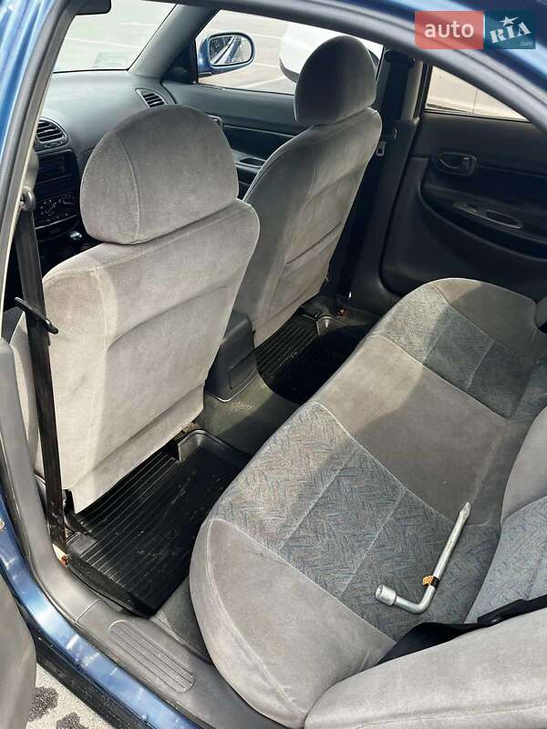 Седан Daewoo Nubira 1998 в Днепре