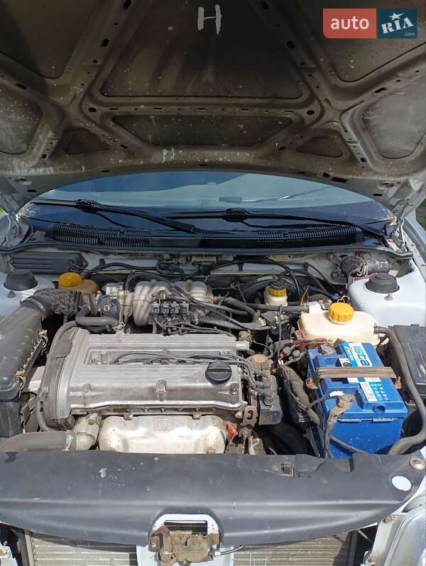 Седан Daewoo Nubira 1999 в Харькове