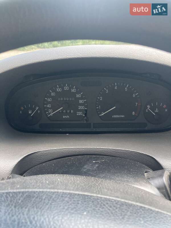 Седан Daewoo Nubira 1998 в Харькове