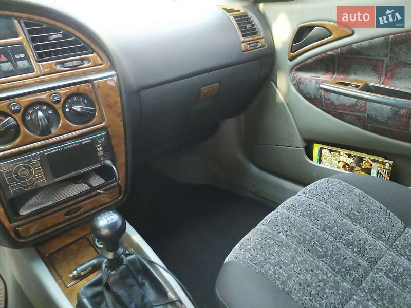 Седан Daewoo Nubira 2003 в Новомосковске