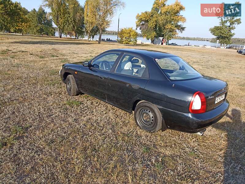 Седан Daewoo Nubira 1998 в Дніпрі