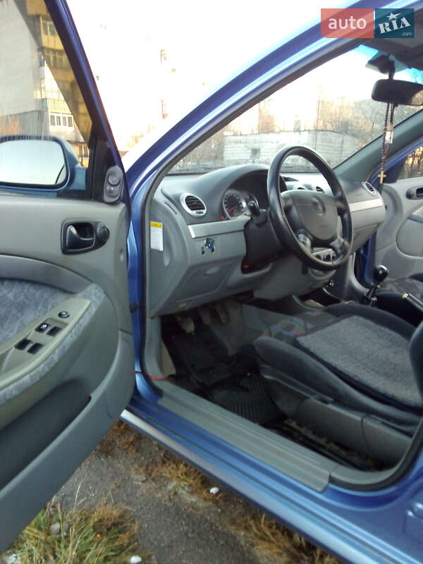 Хэтчбек Daewoo Nubira 2004 в Бердичеве фото 10 Хэтчбек Daewoo Nubira 2004 в Бердичеве