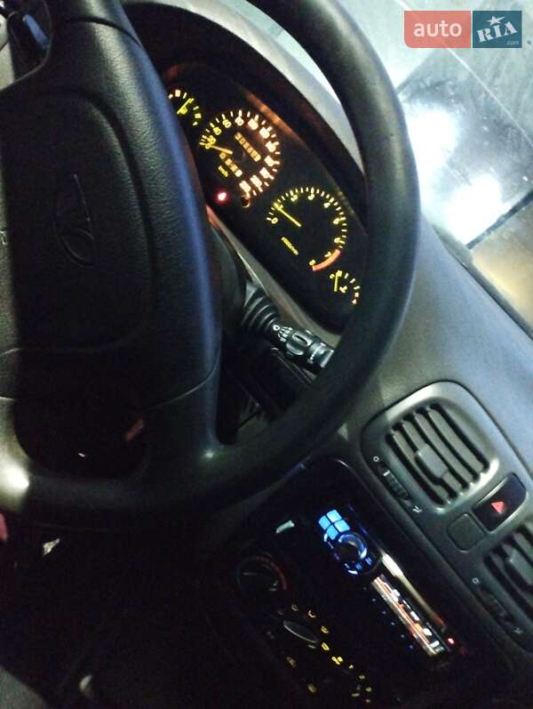 Седан Daewoo Nubira 1998 в Першотравенську