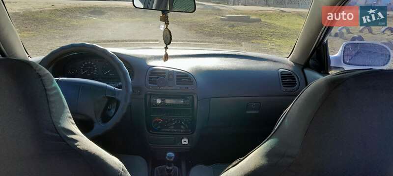 Седан Daewoo Nubira 1999 в Веселинове