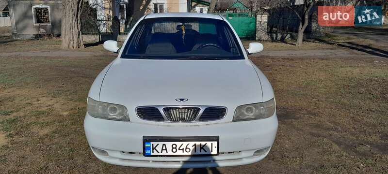Седан Daewoo Nubira 1999 в Веселинове