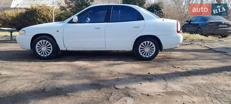 Седан Daewoo Nubira 1999 в Веселинове