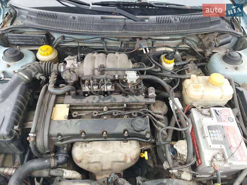 Седан Daewoo Nubira 2003 в Черноморске