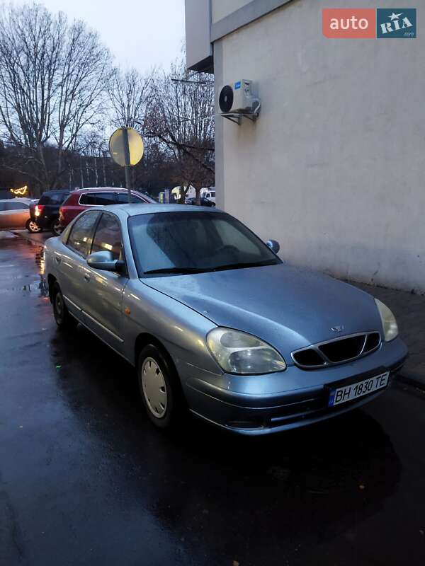 Седан Daewoo Nubira 2003 в Черноморске