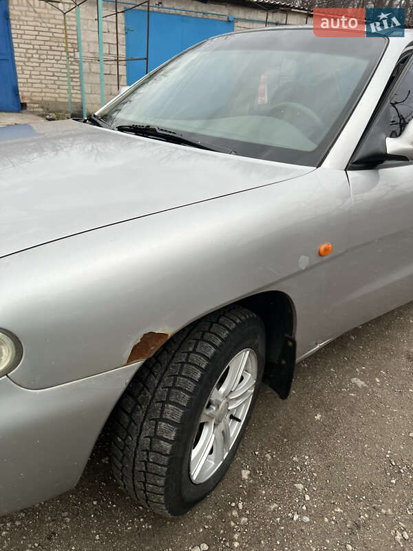 Седан Daewoo Nubira 1998 в Запорожье