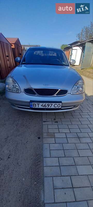 Седан Daewoo Nubira 2003 в Херсоне